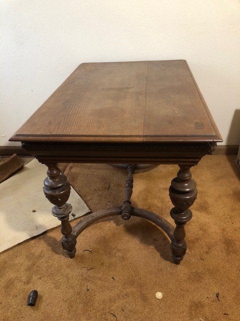 Antieke bibliotheektafel met rijk houtsnijwerk, Ophalen