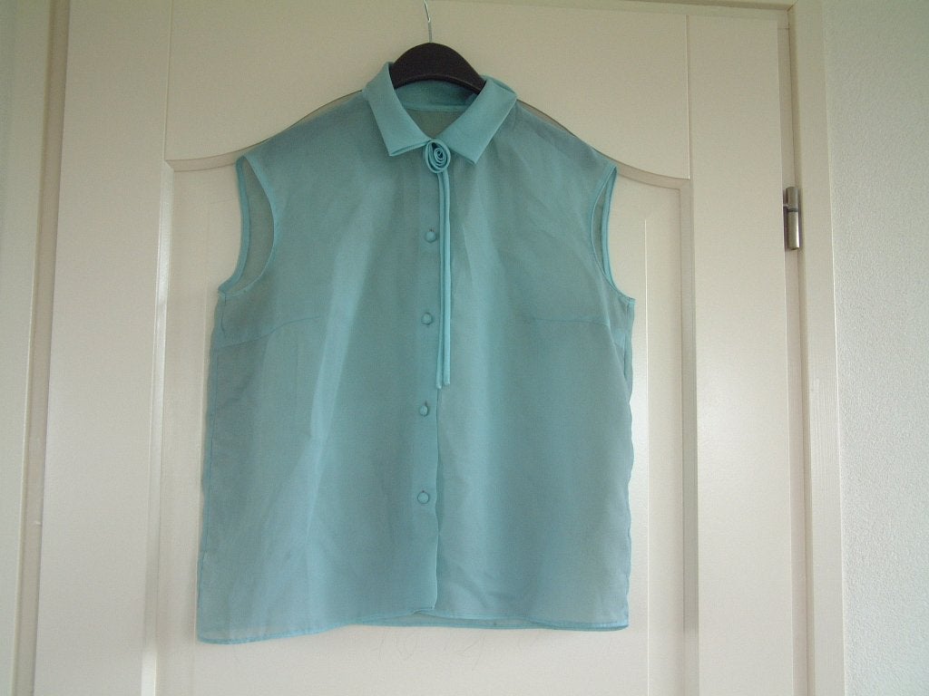 vintage licht blauwe bloes ca 1950/1960 maat 44, Ophalen of Verzenden, Gedragen, Maat 42/44 (L), Overige kleuren