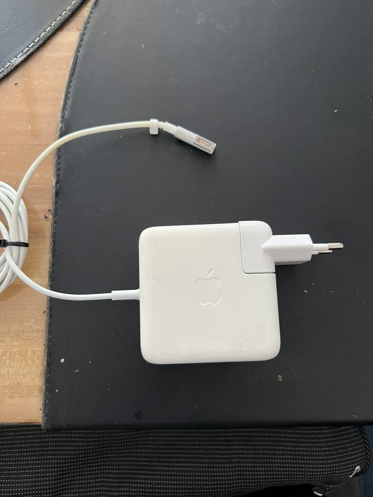 Foto 2 van 60W Originelers 2X Apple MagSafe 1 opladers,
