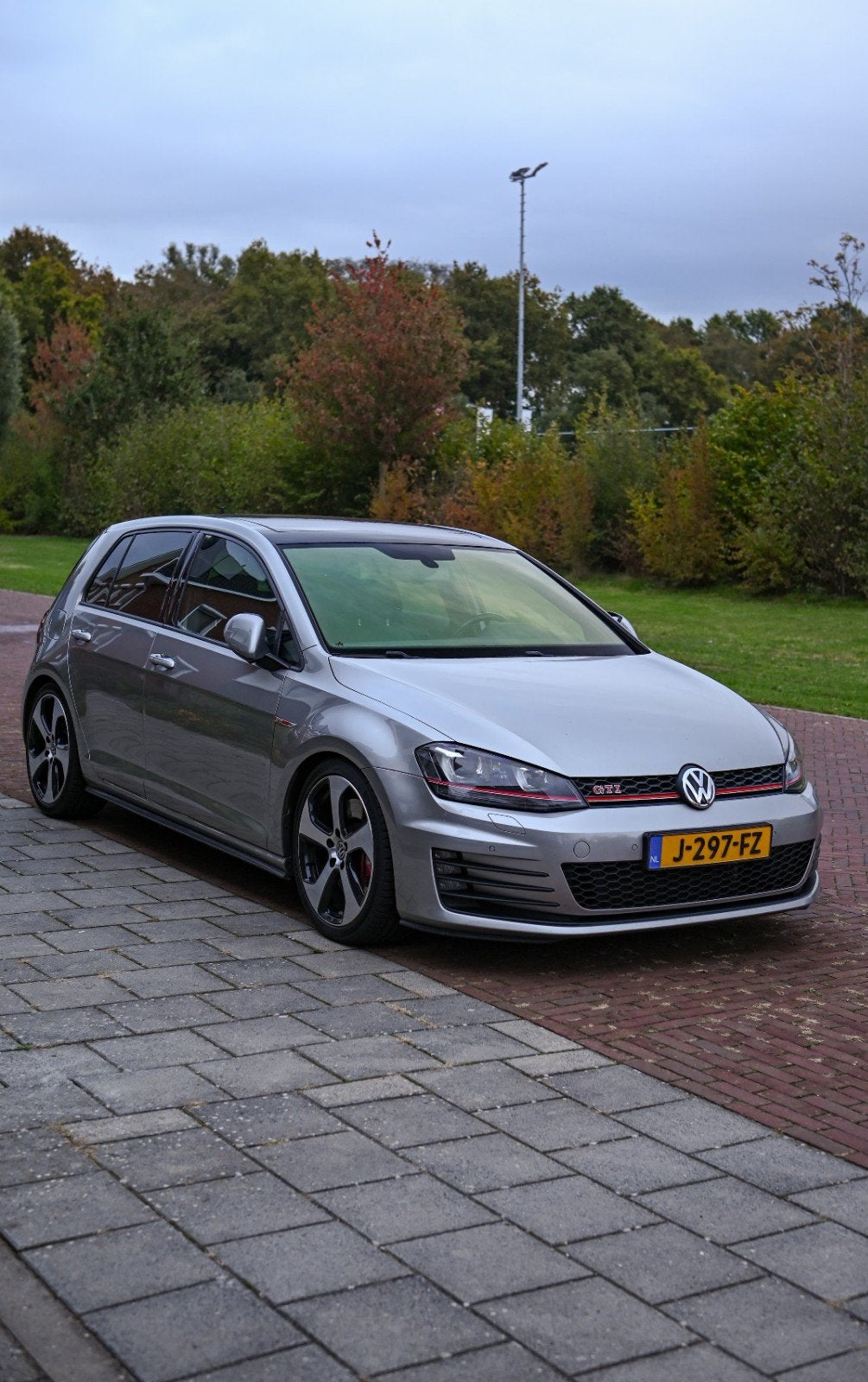 Volkswagen Golf GTI 2.0 TSI Performance DSG 2016, 4 cilinders, 1984 cc, 300 pk, 1324 kg