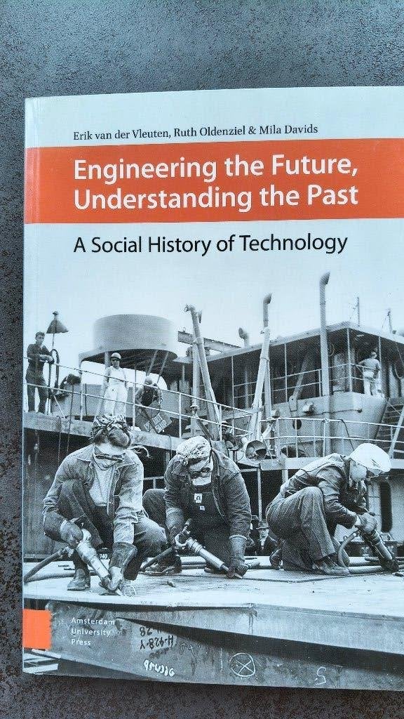 Engineering the Future, Understanding the Past, Ophalen of Verzenden, Beta, Zo goed als nieuw, WO