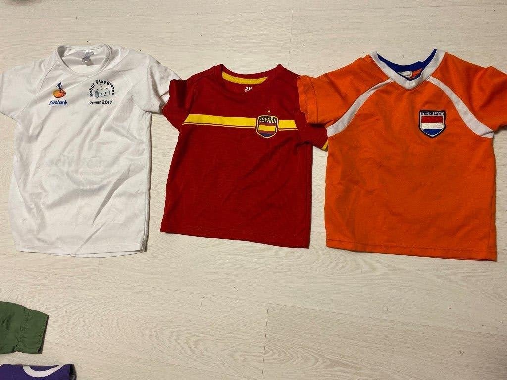 Voetbalshirt spanje 98/104, Maat XS of kleiner, Ophalen of Verzenden, Zo goed als nieuw, Shirt
