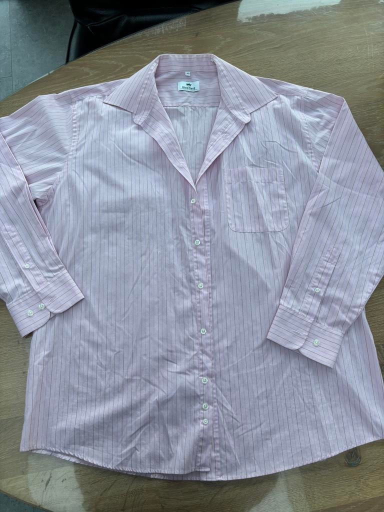 Overhemd Kingfield roze met blauw groene strepen, Kleding | Heren, Overhemden, Ophalen of Verzenden, Zo goed als nieuw, Roze, Halswijdte 43/44 (XL)