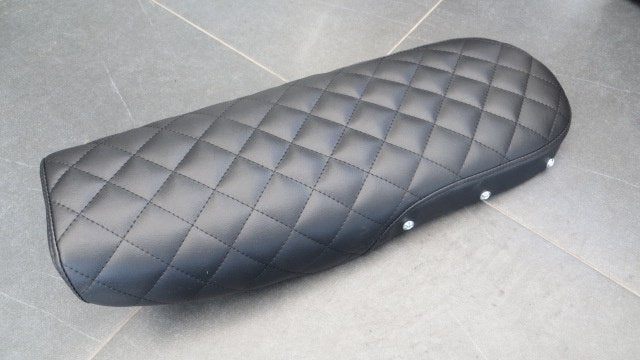 Motorzadel caferacer buddy laten bekleden? Dat kan in Vianen, Ophalen of Verzenden