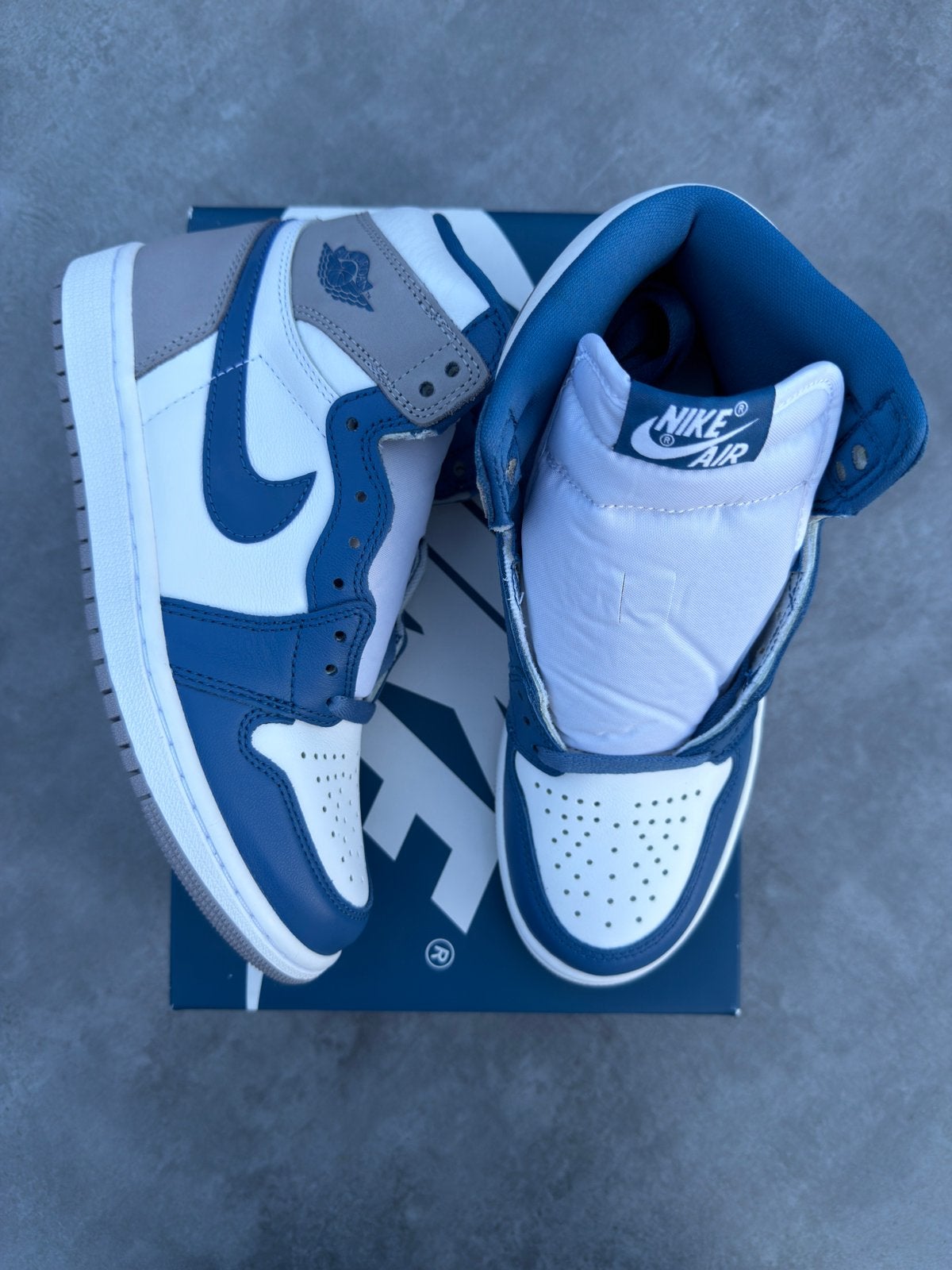 Air Jordan 1 High True Blue - Maat 38.5, --, Blauw, Nieuw, Ophalen of Verzenden