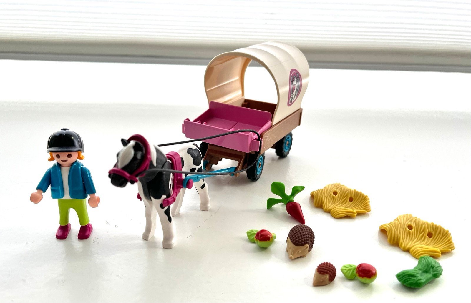 Playmobil huifkar met ruiter en paard en extra’s, Ophalen of Verzenden, Zo goed als nieuw