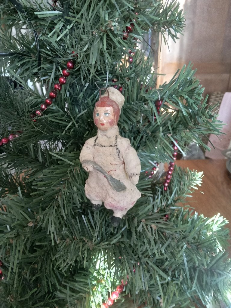 Oude kerstboomversiering pollepelvrouwtje papier mache, Ophalen of Verzenden, Gebruikt