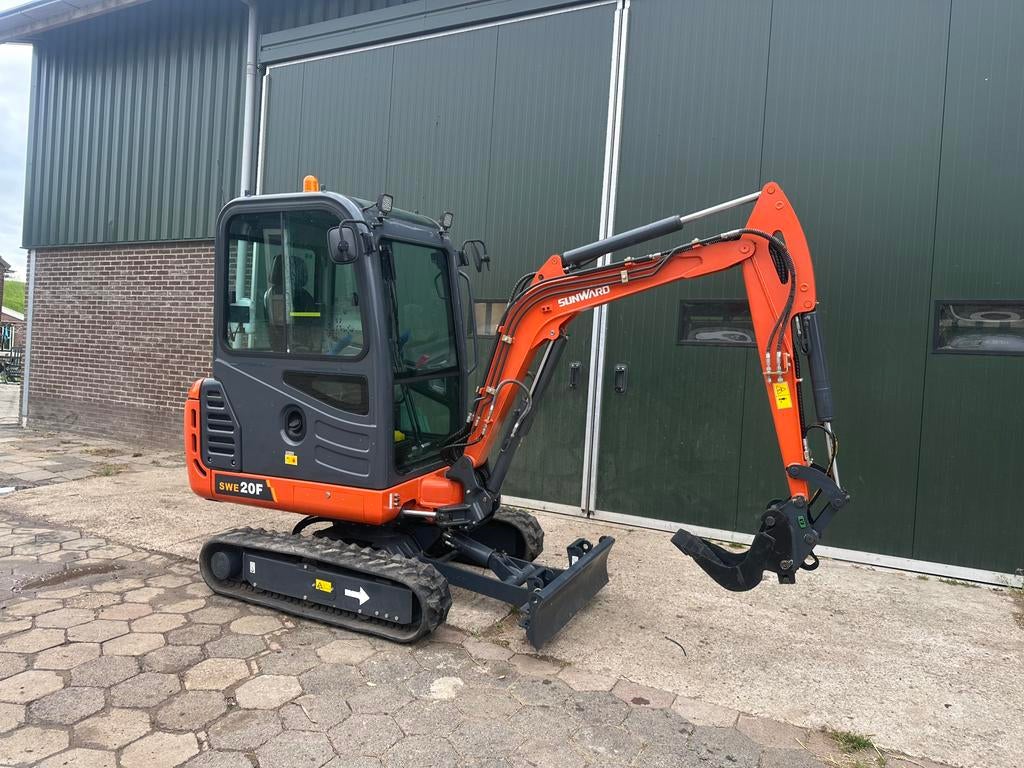 Atlas minigraver sunward swe 20F 10 draaiuren, Zakelijke goederen, Machines en Bouw | Kranen en Graafmachines, Ophalen, Graafmachine