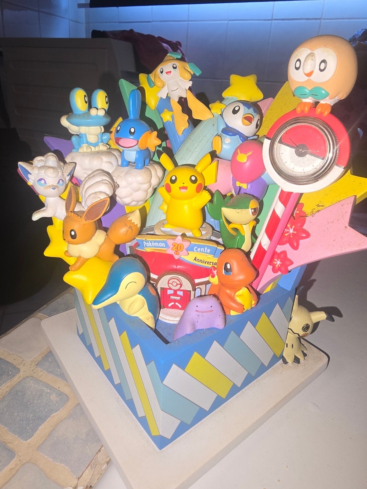 Pokemon Center 20th Anniversary 3D Desk Clock Gift Box Japan, Ophalen, Overige typen
