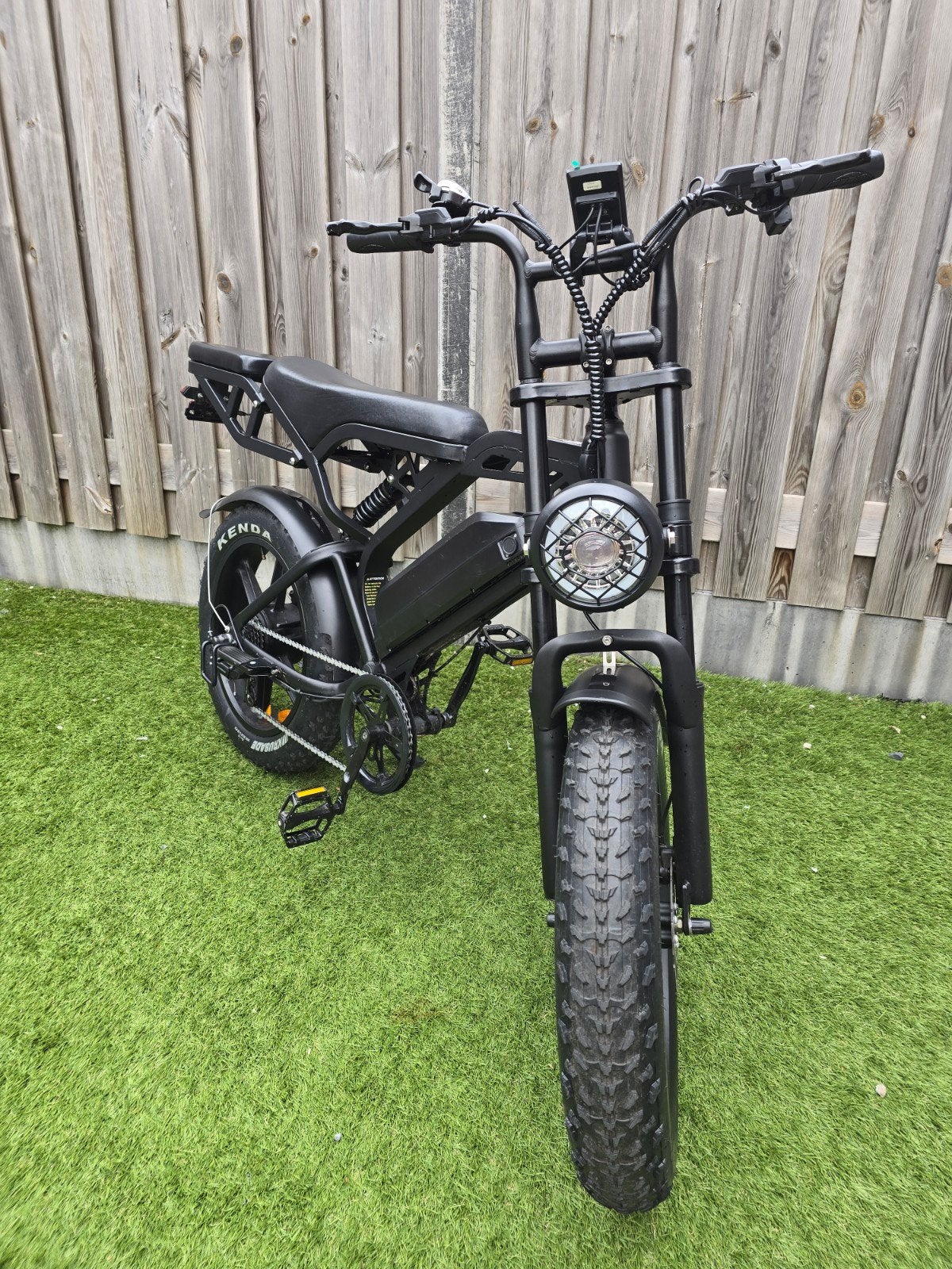 Fatbike V20 | 48V 15Ah | 250W | 25 km/u | 553 km

Ik heb, Ophalen, Zo goed als nieuw, Aluminium, 24 inch of meer