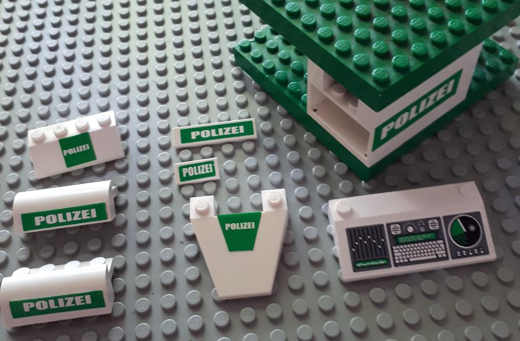 7237 (2) Police Station enkele karakteristieke onderdelen, Kinderen en Baby's, Speelgoed | Duplo en Lego, Ophalen of Verzenden
