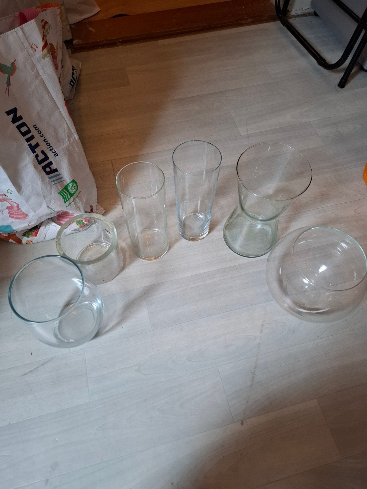 Diverse glazen vazen en potten voor een prikkie van U, Antiek en Kunst, Ophalen