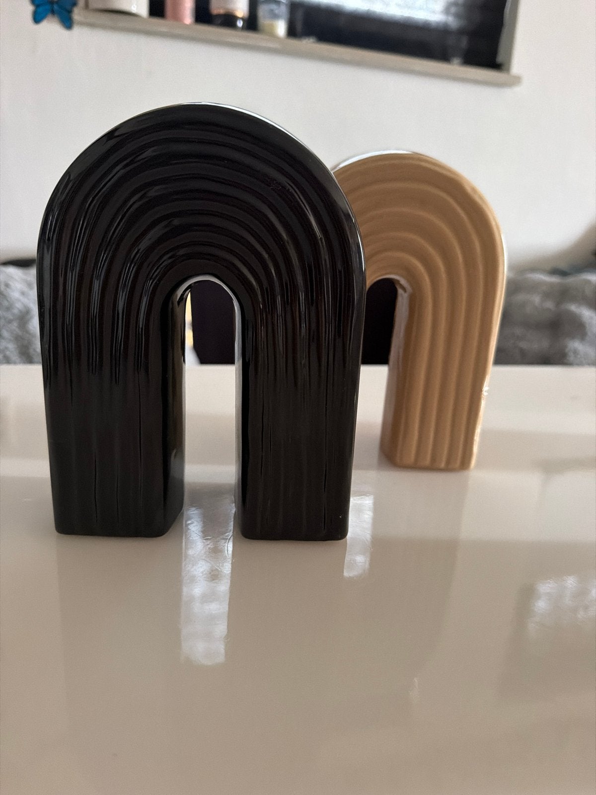 2 decoratieve bogen: zwart en beige/houtkleurig - Nieuw!, Ophalen, Zo goed als nieuw, Zwart, Overige materialen