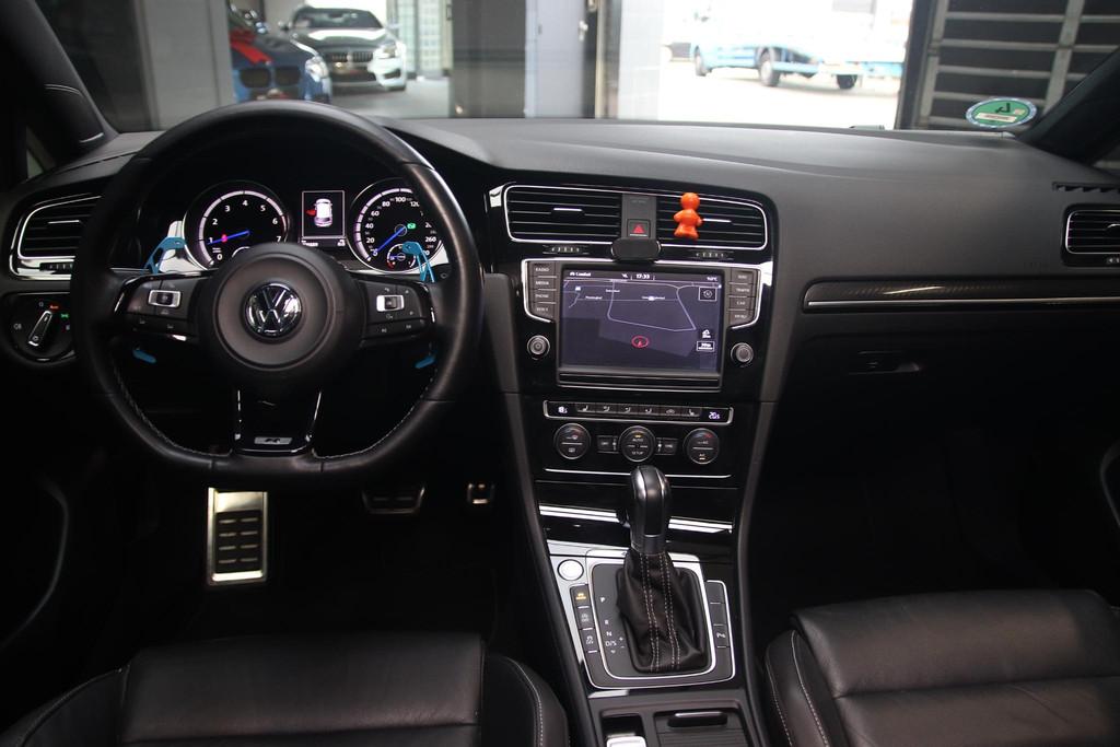 Volkswagen Golf 2.0 TSI R 4Motion PANO-KEYLESS-LEDER-ACC-DCC, Automaat, Gebruikt, Euro 6, 4 cilinders