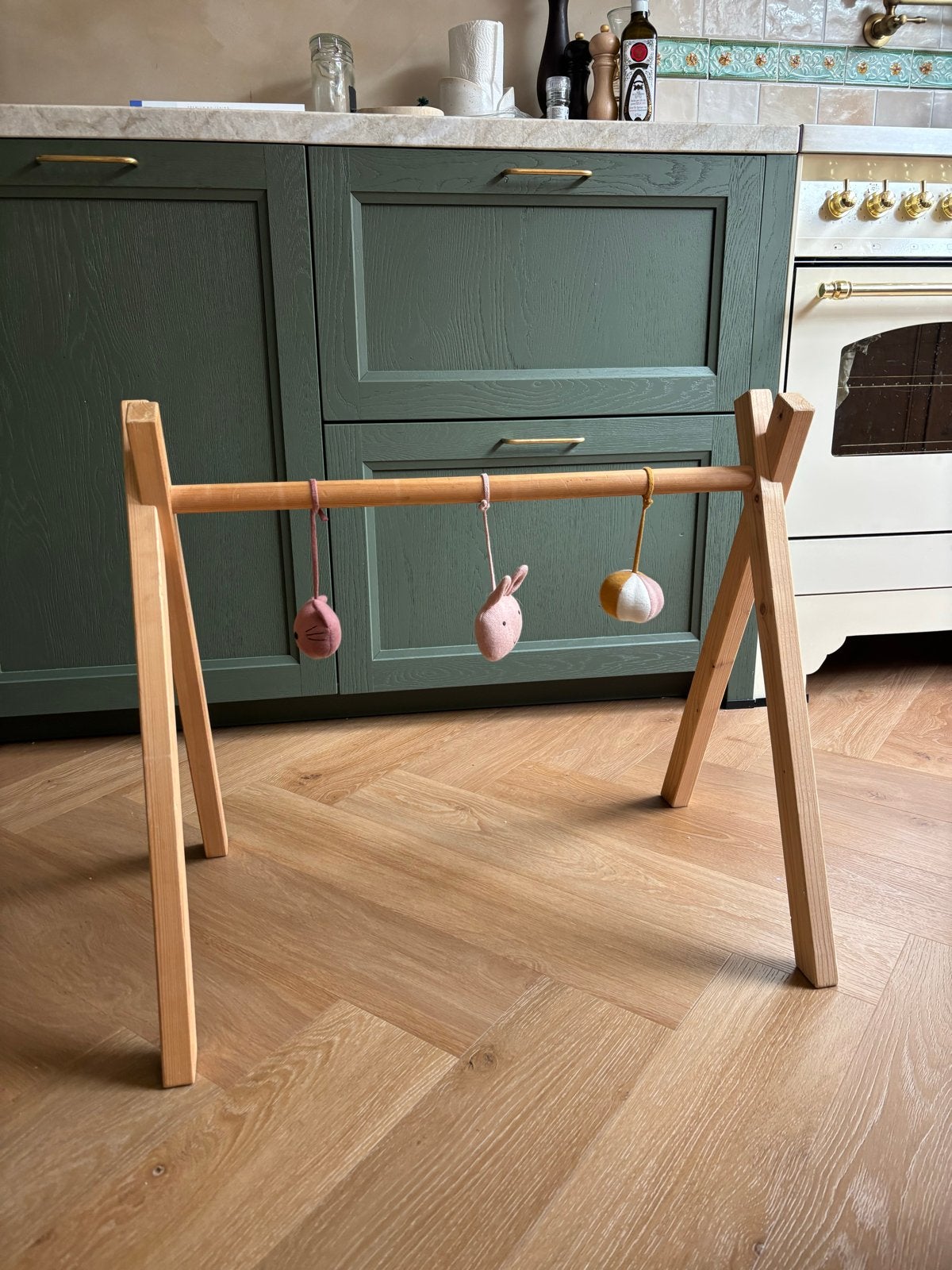 Houten babygym met schattige figuurtjes, 70x60 cm, Ophalen, Gebruikt, Babygym