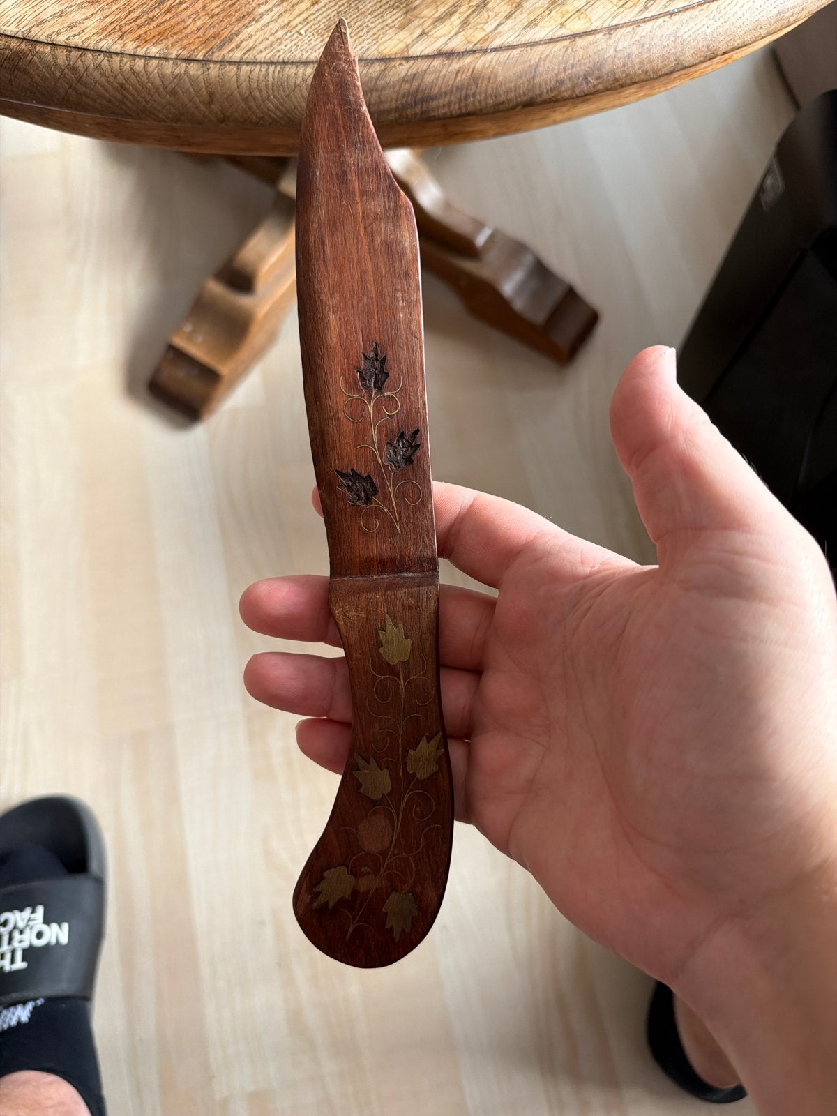 Decoratief houten mes met bladmotief, Ophalen of Verzenden