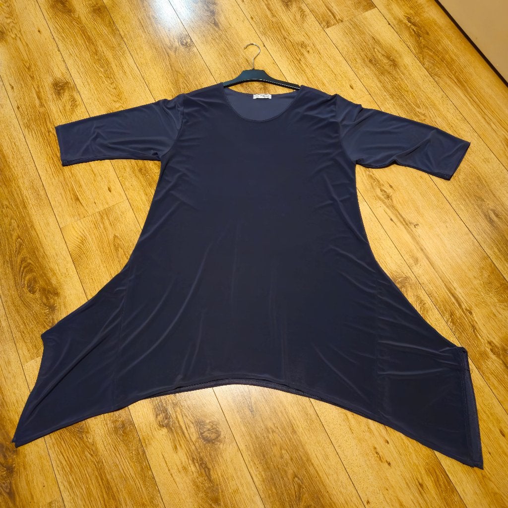 Magna antraciet A-line punten tuniek 44-46 incl. verzend, Kleding | Dames, Overige kleuren, Verzenden, Maat 42/44 (L), Nieuw