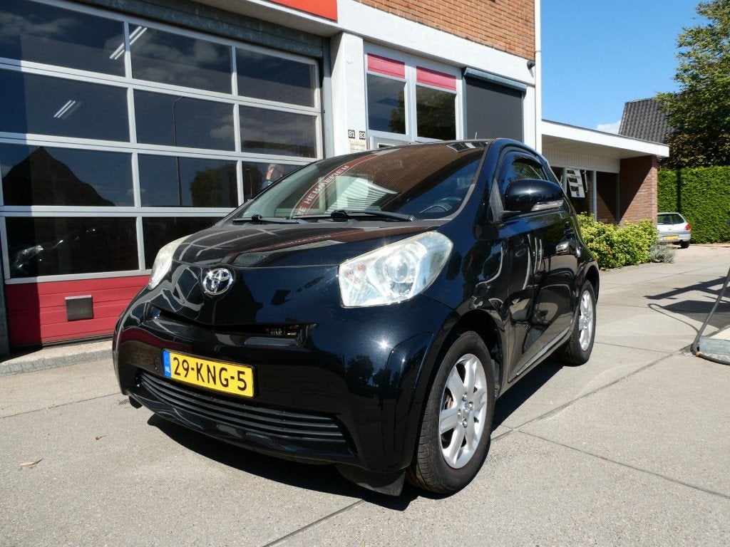 Toyota IQ 1.0 VVTI BLACK EDIT. Airco  Metalic lak, Gebruikt, 4 stoelen, Origineel Nederlands, Handgeschakeld