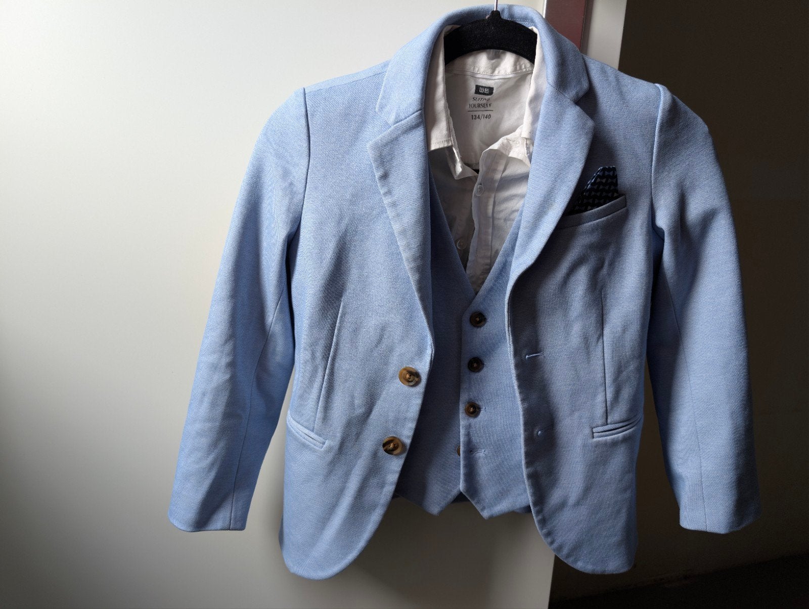 WE Kids Lichtblauw Colbert en Gilet Maat 134/140, Ophalen of Verzenden, Zo goed als nieuw, WE, Jongen