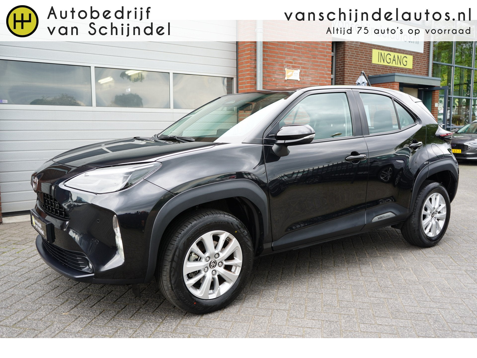 Toyota Yaris Cross 1.5 HYBRID 115 BUSINESS DECEMBER 2024 CAM, Dealer onderhouden, Stof, Gebruikt, Zwart