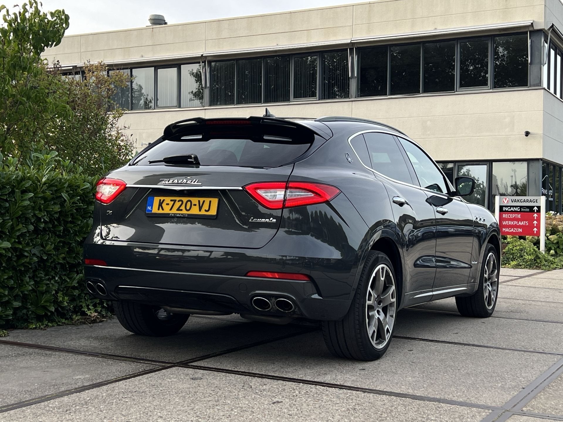 Maserati Levante 3.0 V6 D AWD GranLusso |CARBON|LUCHTVERING|, Auto's, Dealer onderhouden, Gebruikt, Euro 6, 2987 cc