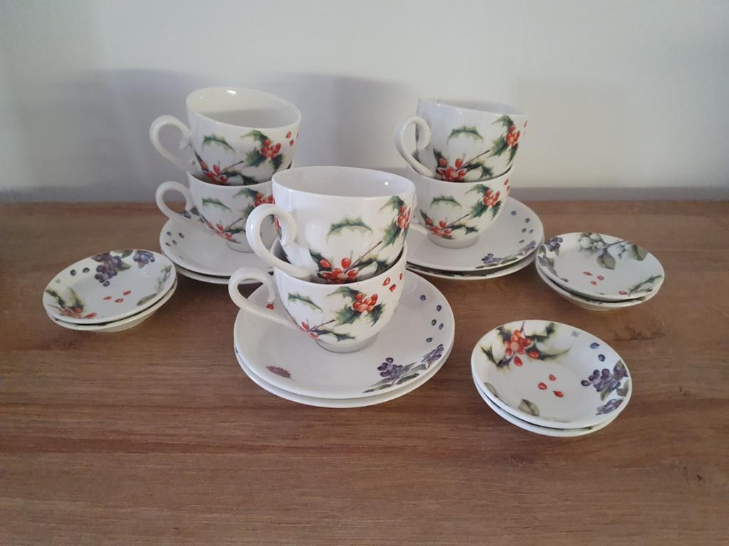Janneke brinkman JBS kerstservies, Ophalen, Porselein, Overige stijlen, Kop(pen) en/of Schotel(s)