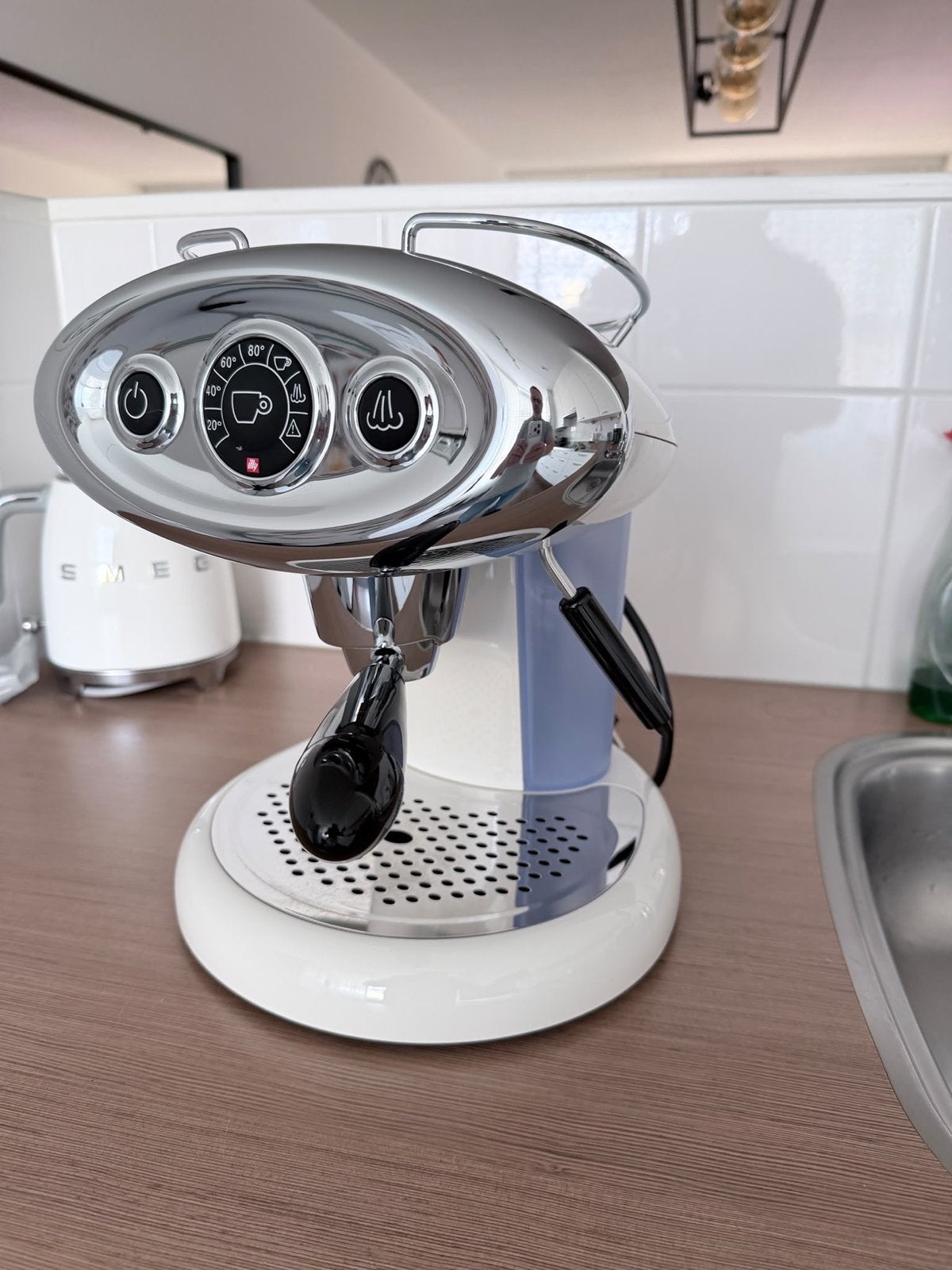 Illy Francis Koffiezetapparaat, opbergdoosjes en cups, Ophalen, Koffiepads en cups, Espresso apparaat, Zo goed als nieuw