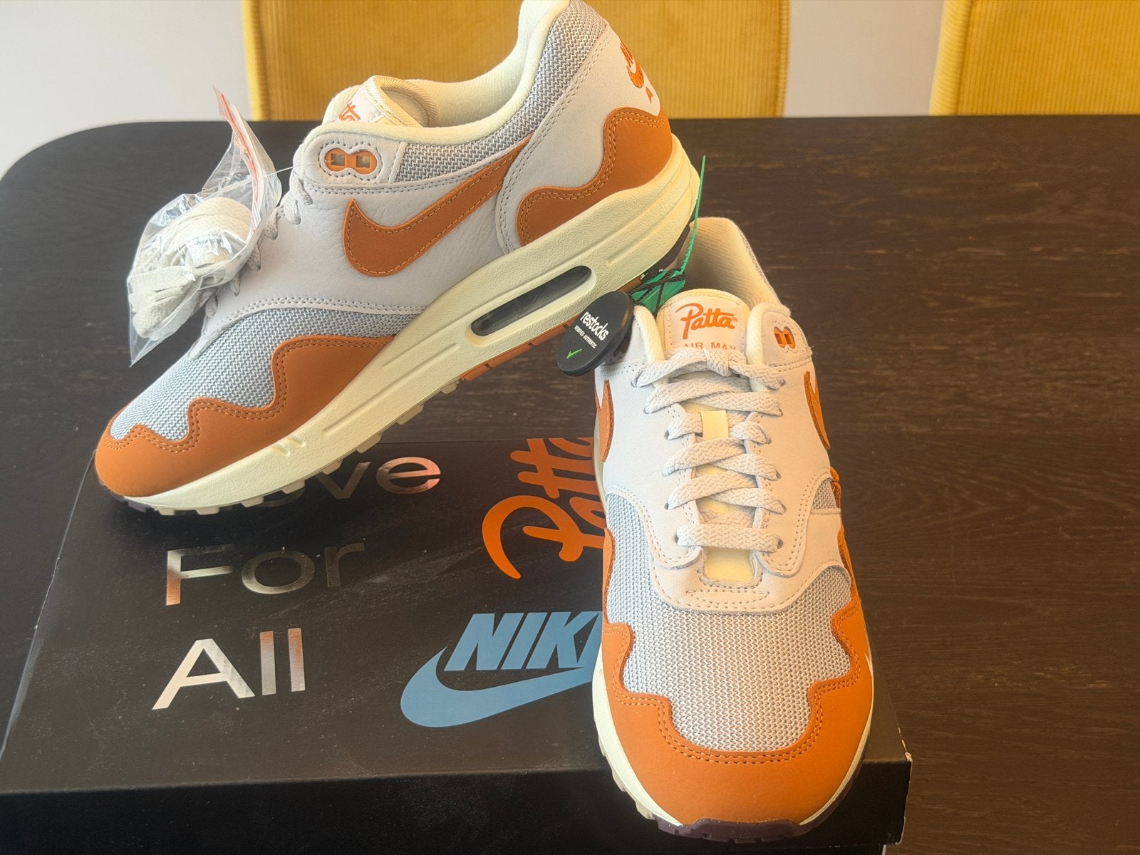 Nike Air Max 1 Patta Monarch, Ophalen of Verzenden, Nieuw, Overige kleuren, Sneakers of Gympen