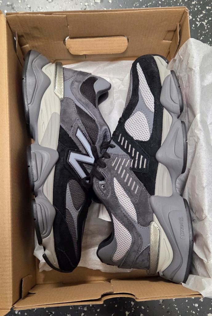 New balance 9060 In maat 42 NIEUW, Kleding | Heren, Schoenen, New Balance, Overige kleuren, Nieuw, Ophalen of Verzenden