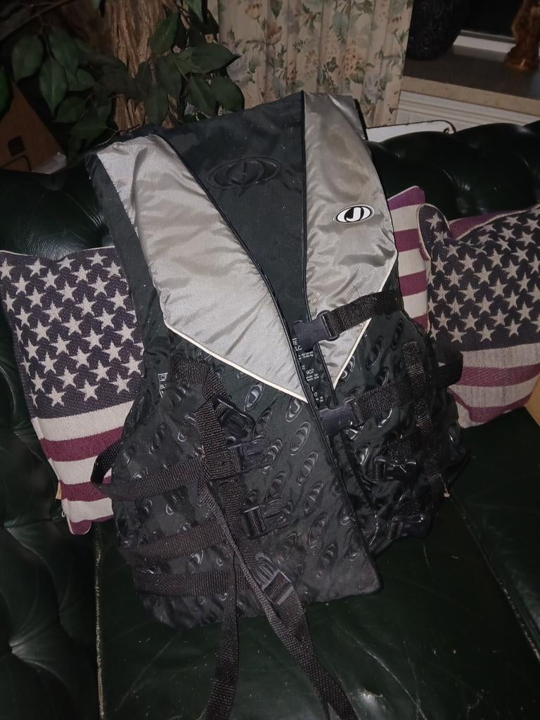 Te koop 3x wakeboard vest Jobe 0626-604113, Watersport en Boten, Ophalen, Overige typen, Info@hulleman-zn.nl, 7396BH