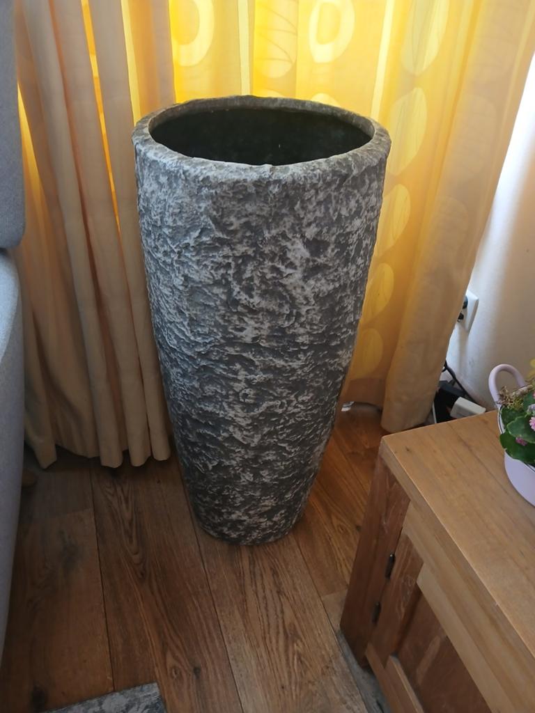 Grote rotsachtige bloempot ,kunststof, Kunststof, Gebruikt, 70 cm of meer, Ophalen