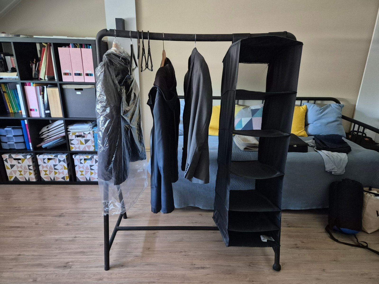 Twee Kledingrek met hoes en opbergvakken - Zwart, Ophalen, Gebruikt, Met plank(en), Overige materialen