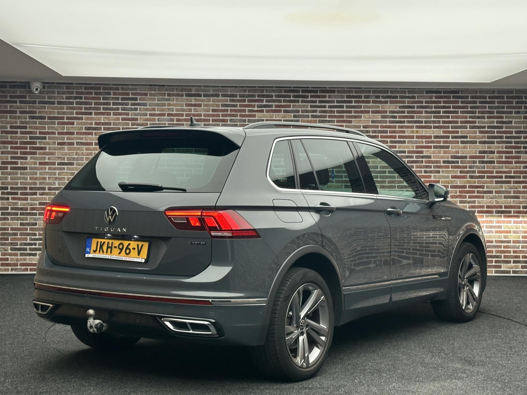Volkswagen Tiguan 2.0 TSI 4Motion R LINE HEAD UP, Automaat, Stof, Gebruikt, Euro 6