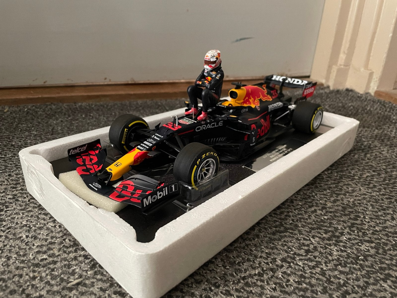 Max Verstappen RB16B GP van Frankrijk 2021 1:18 + figuur, Verzenden, Nieuw, Auto, MiniChamps