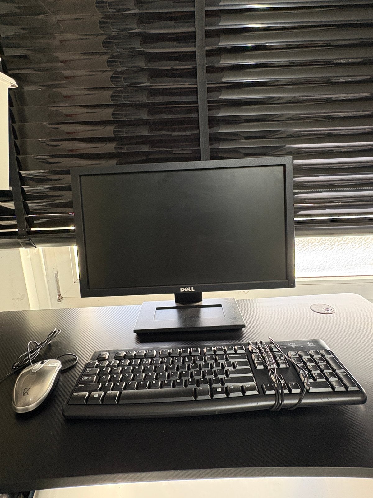 Dell monitor met toetsenbord en muis - Zo goed als nieuw, Computers en Software, Ophalen of Verzenden, Zo goed als nieuw