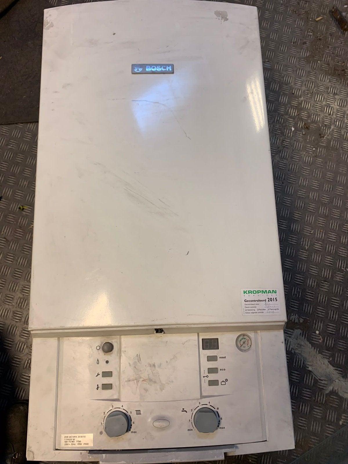 Goeie werkende Geizer van Bosch, Doe-het-zelf en Verbouw, Minder dan 20 liter, Boiler, Ophalen of Verzenden, Minder dan 3 jaar oud
