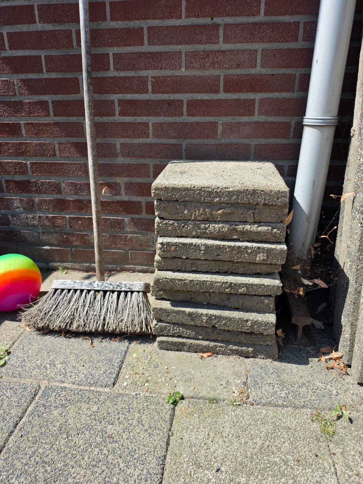 Gratis tuintegels 30x30 en 4 bandjes, Tuin en Terras, Tegels en Klinkers, Gebruikt, Ophalen of Verzenden, Minder dan 5 m², Beton