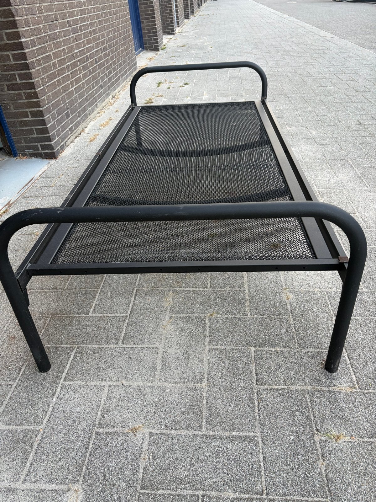 Eenpersoons logeerbed 200x90 cm - spiraalbed, Ophalen, 90 cm, Eenpersoons, Zwart