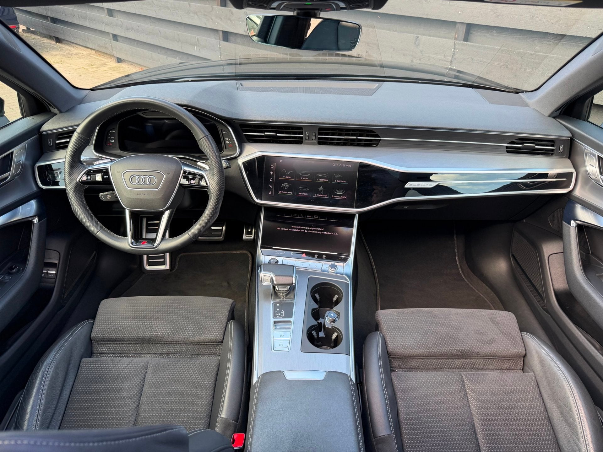 Audi A6 Avant 55 TFSIe S Line Competition I Pano I Matrix I, Auto's, Automaat, Gebruikt, 4 cilinders, Leder en Stof