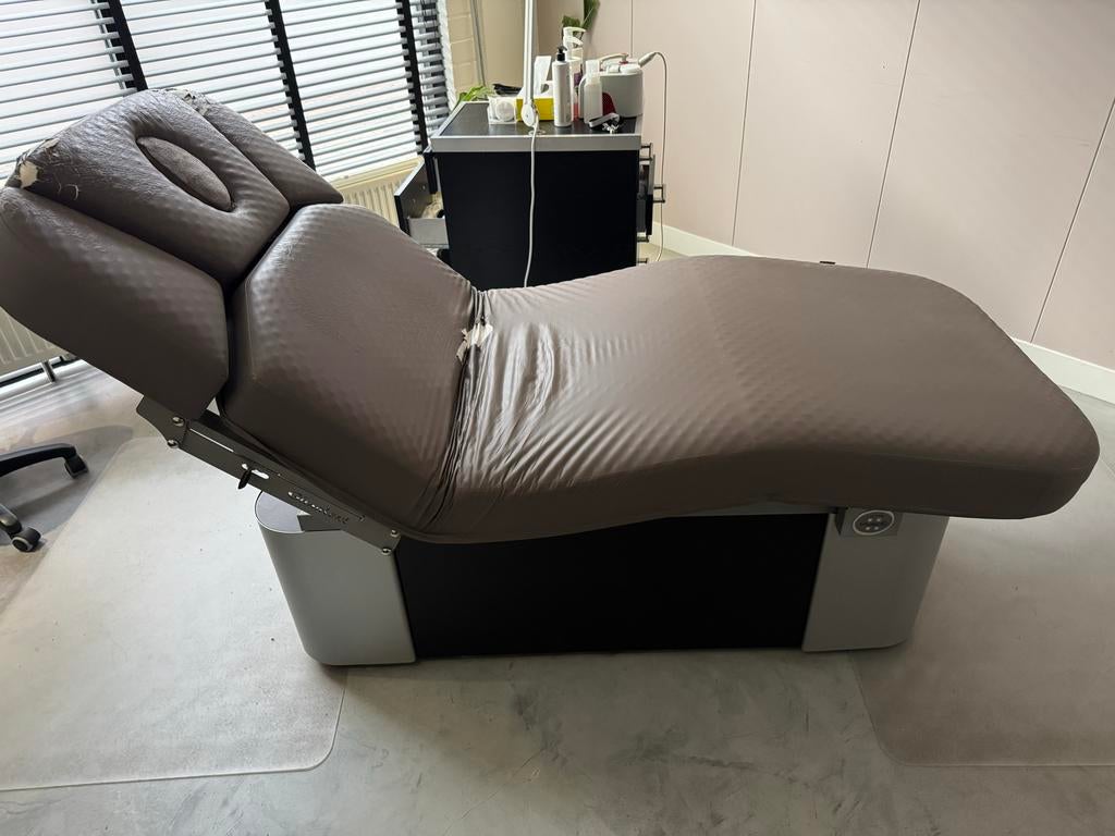 Gharieni wellnessbank, Ophalen
