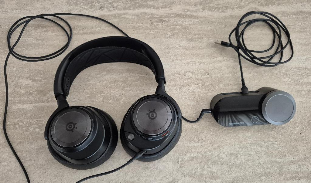 SteelSeries - Arctis Nova Pro, Gebruikt, Mute-functie, Steelseries Arctis, Ophalen of Verzenden