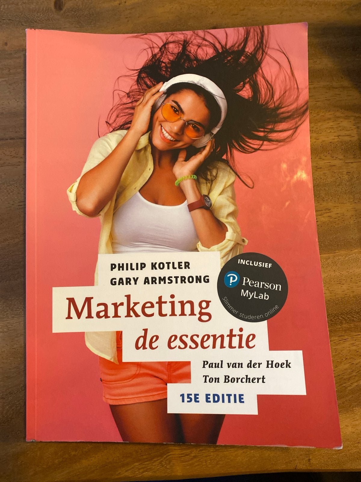 Marketing de essentie - Kotler & Armstrong (15e editie), Ophalen of Verzenden, Gamma, Zo goed als nieuw, HBO