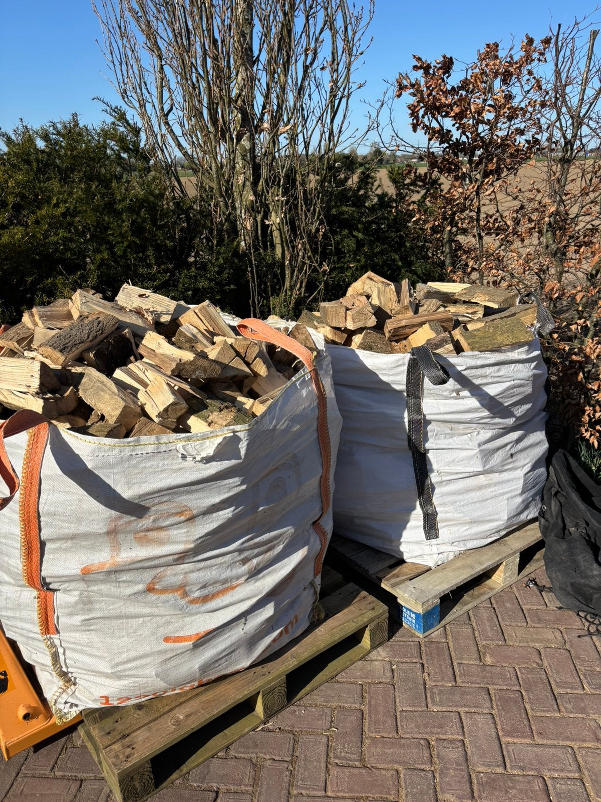 Openhaardhout . Betreft essenhout. Mooi blokjes, 3 tot 6 m³, Ophalen, Essenhout, Blokken