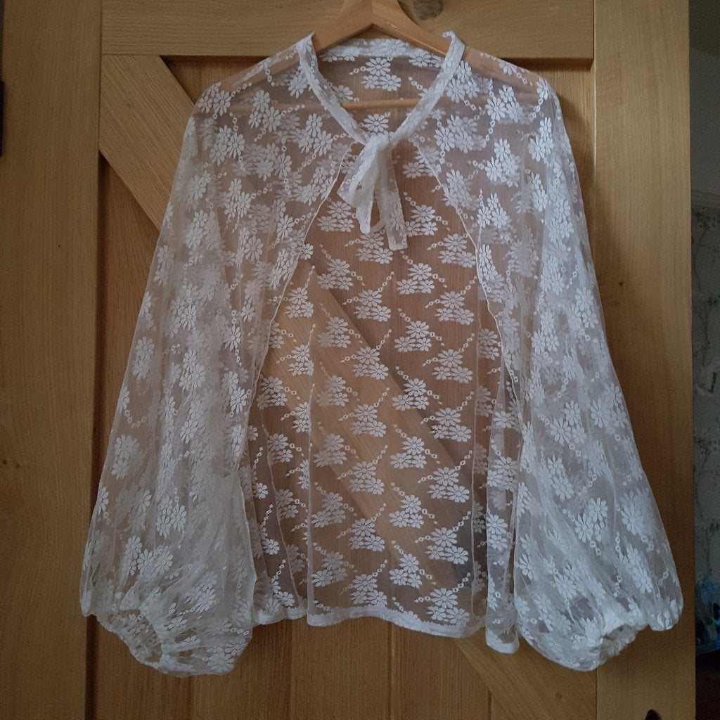 Blouse van kant, maat 38, wit, met open voorkant, Ophalen of Verzenden, Nieuw, Maat 38/40 (M)