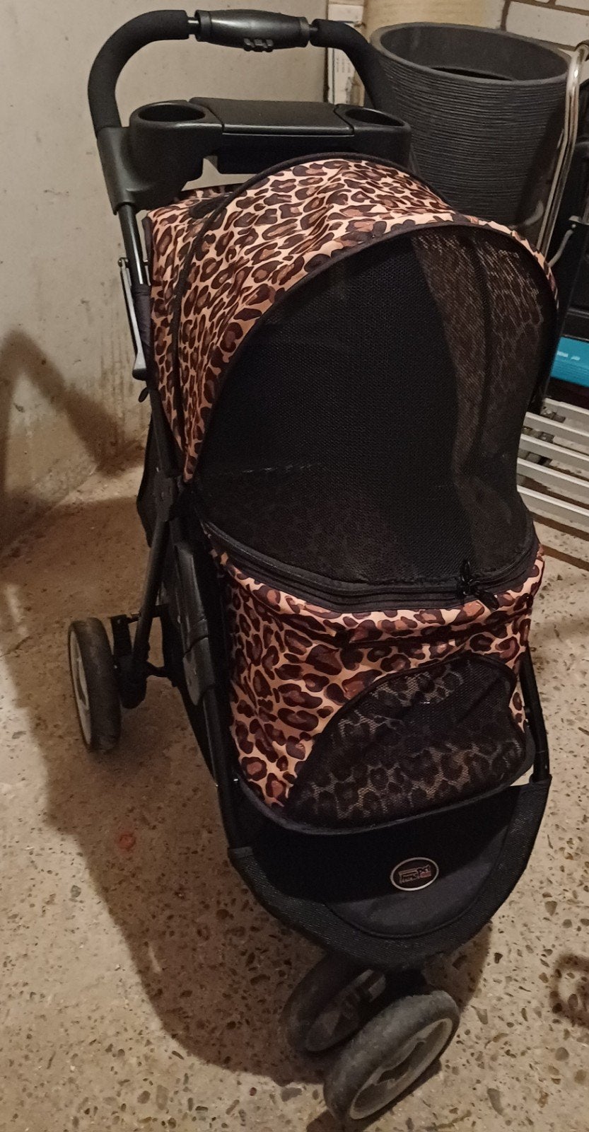 honden buggy met opbergruimte en bekerhouders - Luipaard, Innopet, Ophalen, Gebruikt, Hondenbuggy