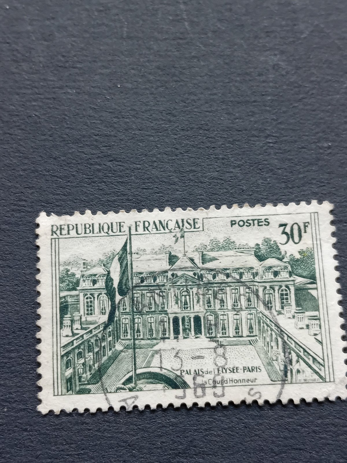 Franse postzegel Palais de l'Élysée 30F, Postzegels en Munten, Ophalen of Verzenden, Gestempeld