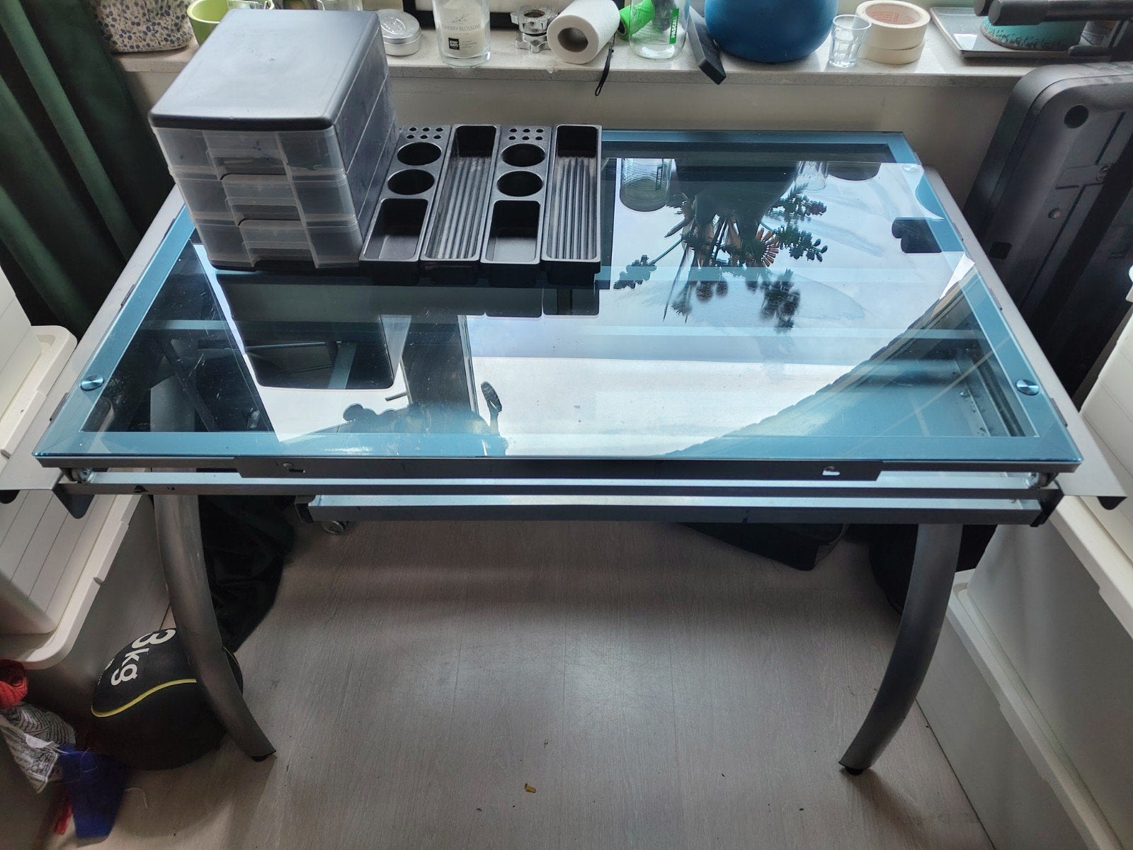 Tekentafel met glazen blad, Ophalen, Gebruikt, Minder dan 130 cm