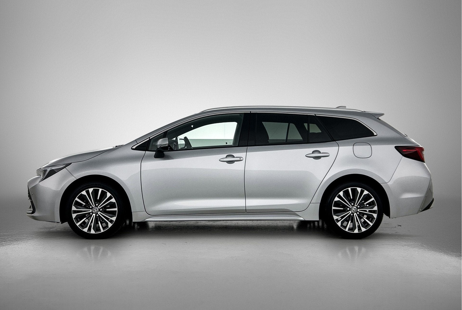 Toyota Corolla Touring Sports Hybrid 140 Dynamic | Navigatie, 12 maanden, 450 kg, Gebruikt, 4 cilinders