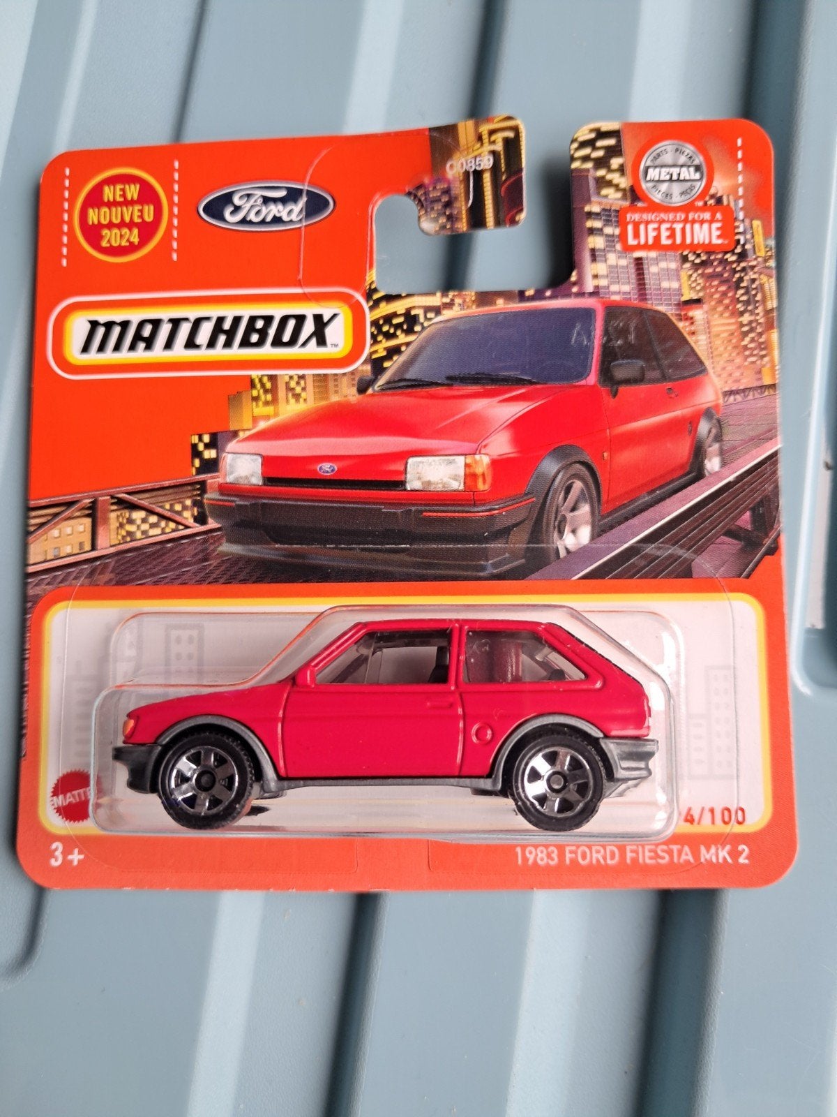 Matchbox 1983 Ford Fiesta MK 2 rood nieuw in verpakking, Ophalen of Verzenden, Nieuw, Auto