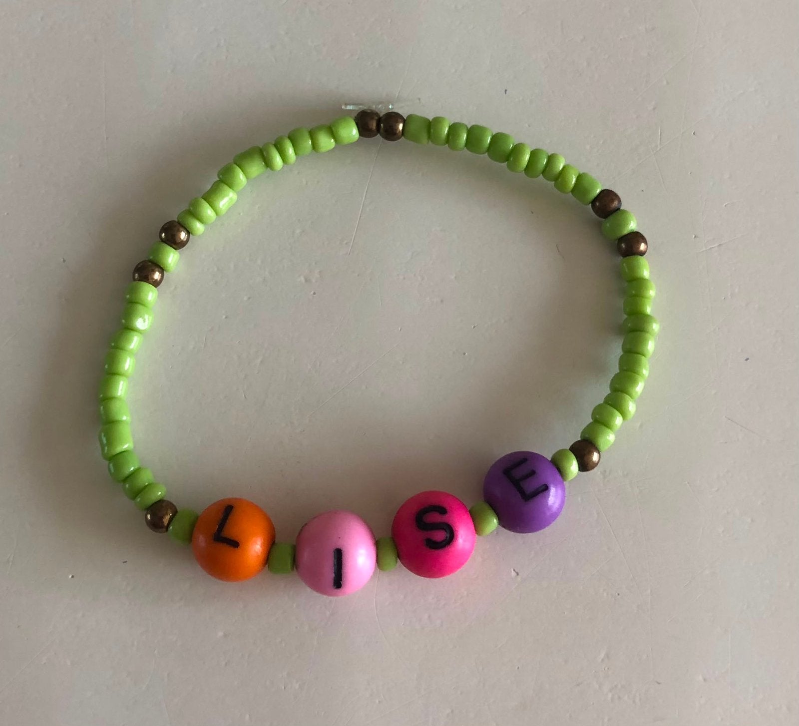 Kinderarmband met de naam Lise, Sieraden, Tassen en Uiterlijk, Kindersieraden, Verzenden, Zo goed als nieuw, Groen, Armband